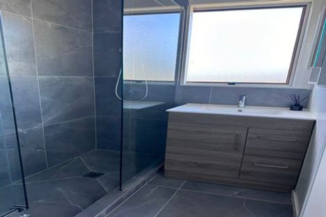 Photo of property in 13 Spinella Drive, Bayview, Auckland, 0629