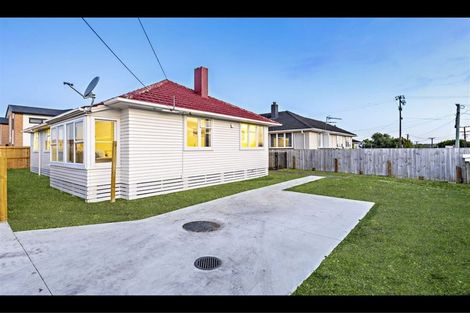 Photo of property in 46 Arimu Road, Papakura, 2110