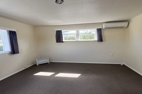 Photo of property in 17 Camperdown Road, Miramar, Wellington, 6022