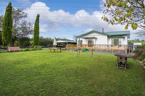 Photo of property in 124 Kanohi Road, Kaukapakapa, 0873