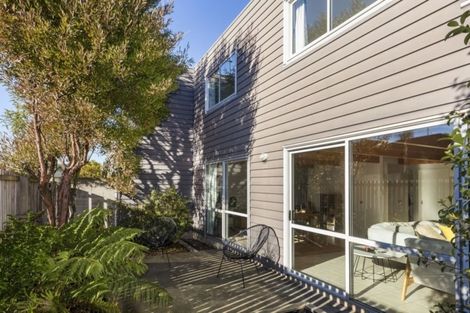 Photo of property in 75 Mandeville Street, Riccarton, Christchurch, 8011