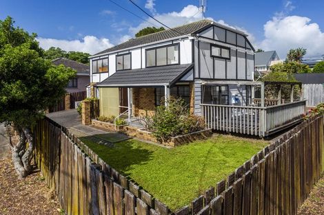 Photo of property in 2/189 Onewa Road, Birkenhead, Auckland, 0626