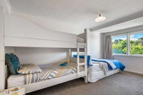 Photo of property in 69 Cornwallis Road, Cornwallis, Auckland, 0604