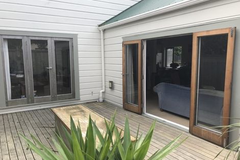 Photo of property in 33 Hall Street, Newtown, Wellington, 6021