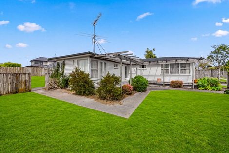 Photo of property in 213 Carnoustie Drive, Wattle Downs, Auckland, 2103