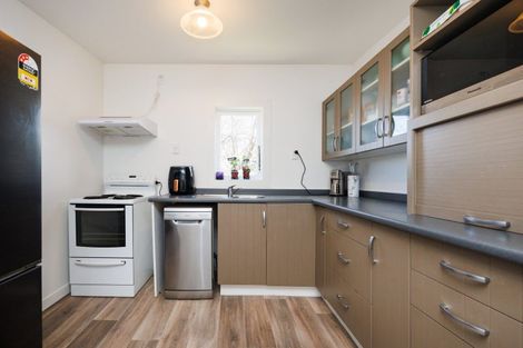 Photo of property in 2 Ngahina Street, Marton, 4710