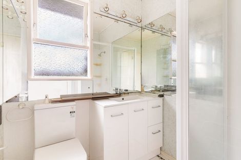 Photo of property in 33 Compton Street, Hillcrest, Auckland, 0627