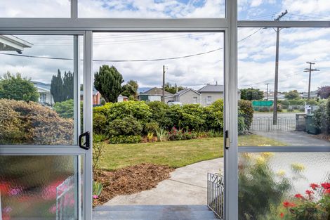Photo of property in 1 Dixon Street, Waimate, 7924
