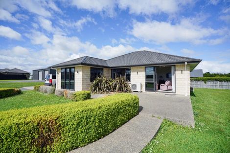 Photo of property in 28 Majestic Chance, Seaward Bush, Invercargill, 9812