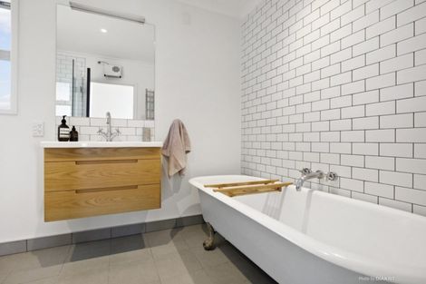 Photo of property in 144 Owhiro Bay Parade, Owhiro Bay, Wellington, 6023