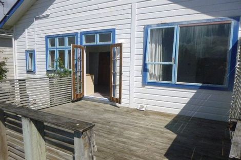 Photo of property in 79 Queens Drive, Lyall Bay, Wellington, 6022