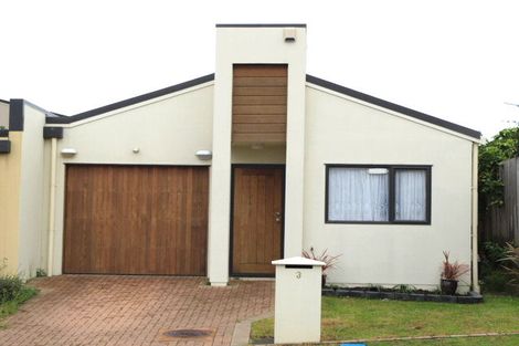 Photo of property in 3 Bunker Rise, Golflands, Auckland, 2013