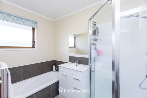 Photo of property in 1/4 Parera Grove, Heretaunga, Upper Hutt, 5018