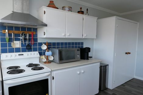 Photo of property in 50 Raumati Road, Raumati Beach, Paraparaumu, 5032