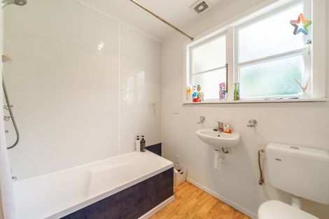 Photo of property in 77 Horoeka Street, Stokes Valley, Lower Hutt, 5019