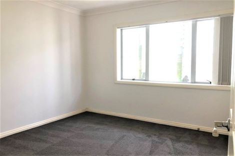 Photo of property in 3a Trelawn Place, Cockle Bay, Auckland, 2014