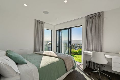 Photo of property in 49 Ashton Fitchett Drive, Brooklyn, Wellington, 6021