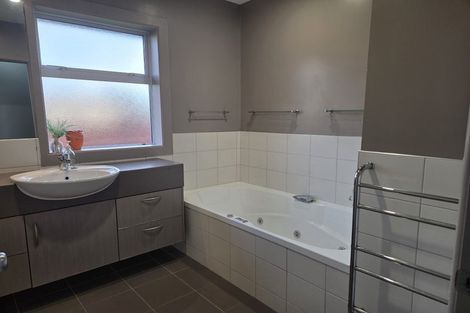 Photo of property in 15 Lees Road, Strowan, Christchurch, 8052