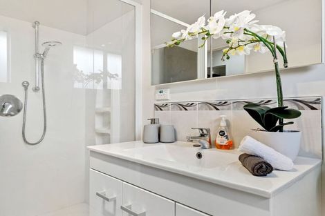 Photo of property in 31 Laing Crescent, Heathcote Valley, Christchurch, 8022