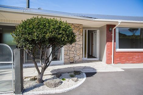 Photo of property in 30 Lynfield Avenue, Ilam, Christchurch, 8041