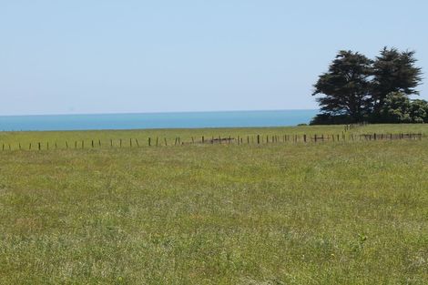Photo of property in 787 Main North Road, Motunui, Waitara, 4383