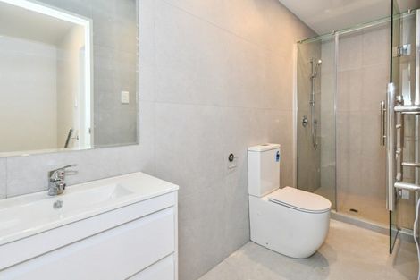 Photo of property in 2/3226 Great North Road, New Lynn, Auckland, 0600