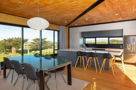 Photo of property in 320 Marine Parade, New Brighton, Christchurch, 8061