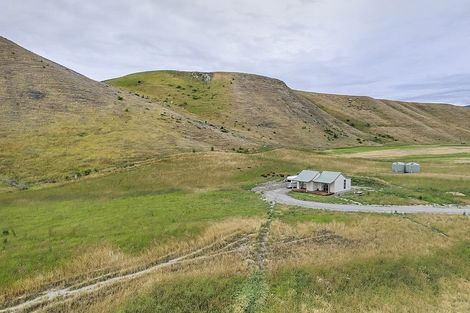 Photo of property in 1061 Ardgour Road, Tarras, Cromwell, 9383