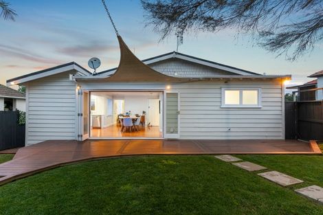 Photo of property in 12 Ngataringa Road, Devonport, Auckland, 0624