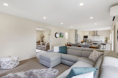 Photo of property in 30 Bellagio Way, Flat Bush, Auckland, 2019