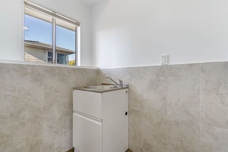 Photo of property in 42 Tamahere Drive, Glenfield, Auckland, 0629