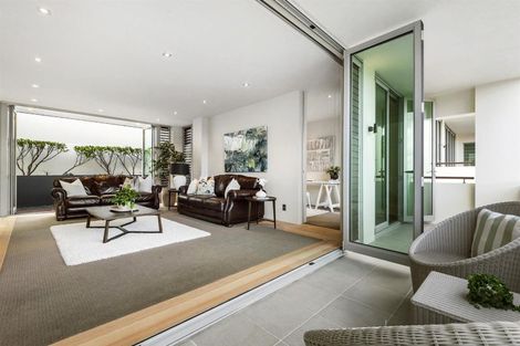 Photo of property in 22b Beach Road, Castor Bay, Auckland, 0620