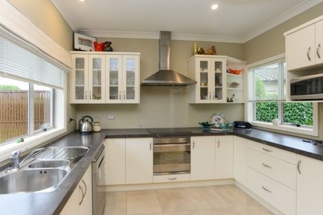 Photo of property in Heynes Place, 16 Heynes Place, Clive, 4102