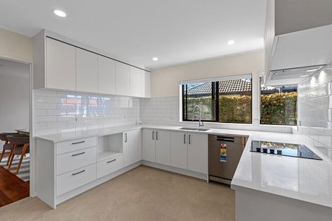 Photo of property in 2/11 Gordon Avenue, Forrest Hill, Auckland, 0620