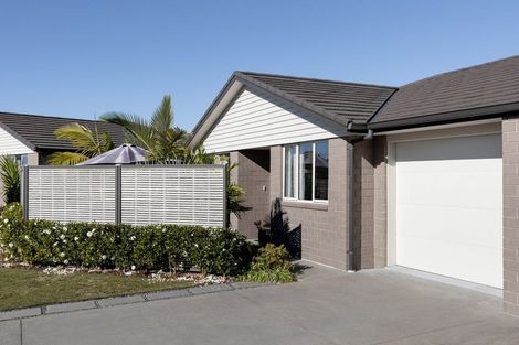 Photo of property in Waterview Estate, 70/4 Greystone Place, Omokoroa, 3114