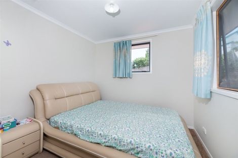 Photo of property in 24 Denver Avenue, Sunnyvale, Auckland, 0612