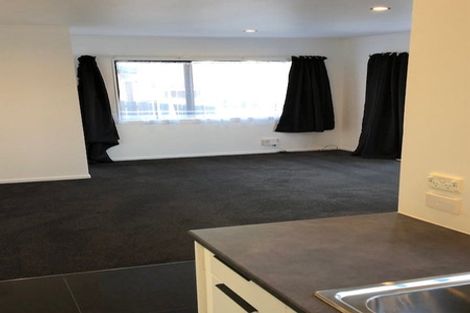 Photo of property in 1 Ryden Place, Glen Eden, Auckland, 0602