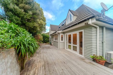 Photo of property in 25 Nicholson Road, Khandallah, Wellington, 6035