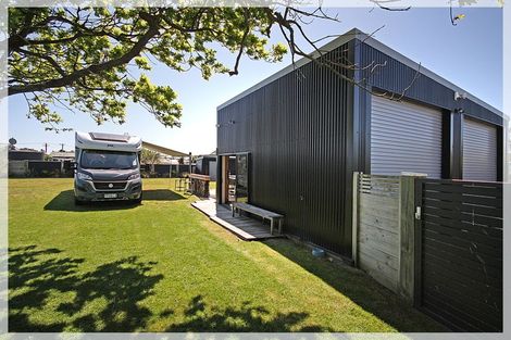 Photo of property in 29 Shortt Street, Foxton Beach, Foxton, 4815