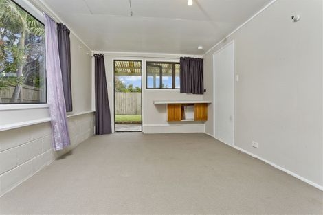 Photo of property in 15 Westwell Road, Belmont, Auckland, 0622