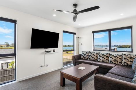 Photo of property in 16 Otohikawa Avenue, Glenbrook, Waiuku, 2681