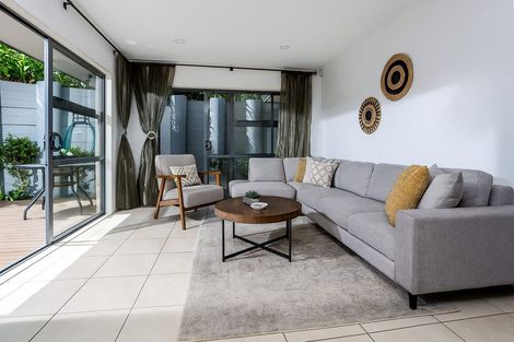 Photo of property in 25 Langana Avenue, Browns Bay, Auckland, 0630