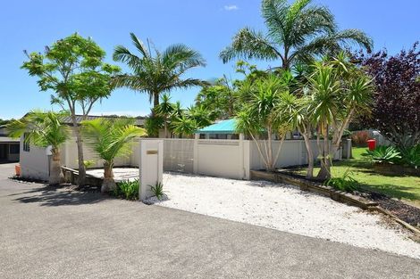 Photo of property in 15 Sundown Avenue, Manly, Whangaparaoa, 0930