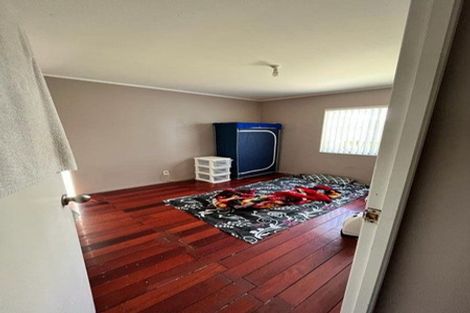 Photo of property in 1/144 Shifnal Drive, Randwick Park, Auckland, 2105