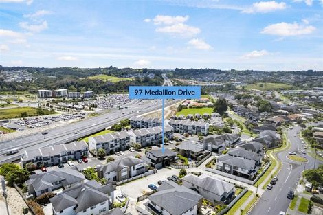 Photo of property in 97 Medallion Drive, Oteha, Auckland, 0632