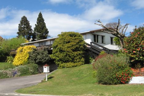 Photo of property in 4 Scenic Heights, Acacia Bay, Taupo, 3330
