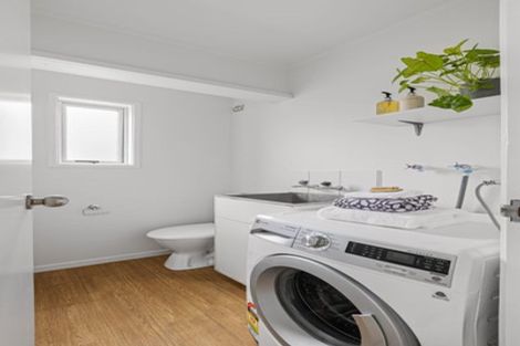 Photo of property in 2/30a Glenvar Road, Torbay, Auckland, 0630