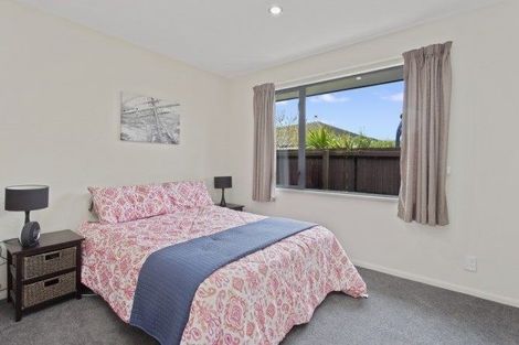 Photo of property in 27 Hawkins Place, Rangiora, 7400