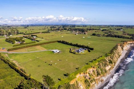 Photo of property in 957 Main Road North, Onaero, Waitara, 4383