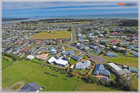 Photo of property in 5 Low Avenue, Foxton Beach, Foxton, 4815
